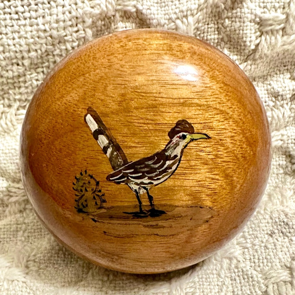 Vtg 90’s Paperweight Solid Walnut Wood 🤚🏽Painted Woodpecker Shellac Finish
